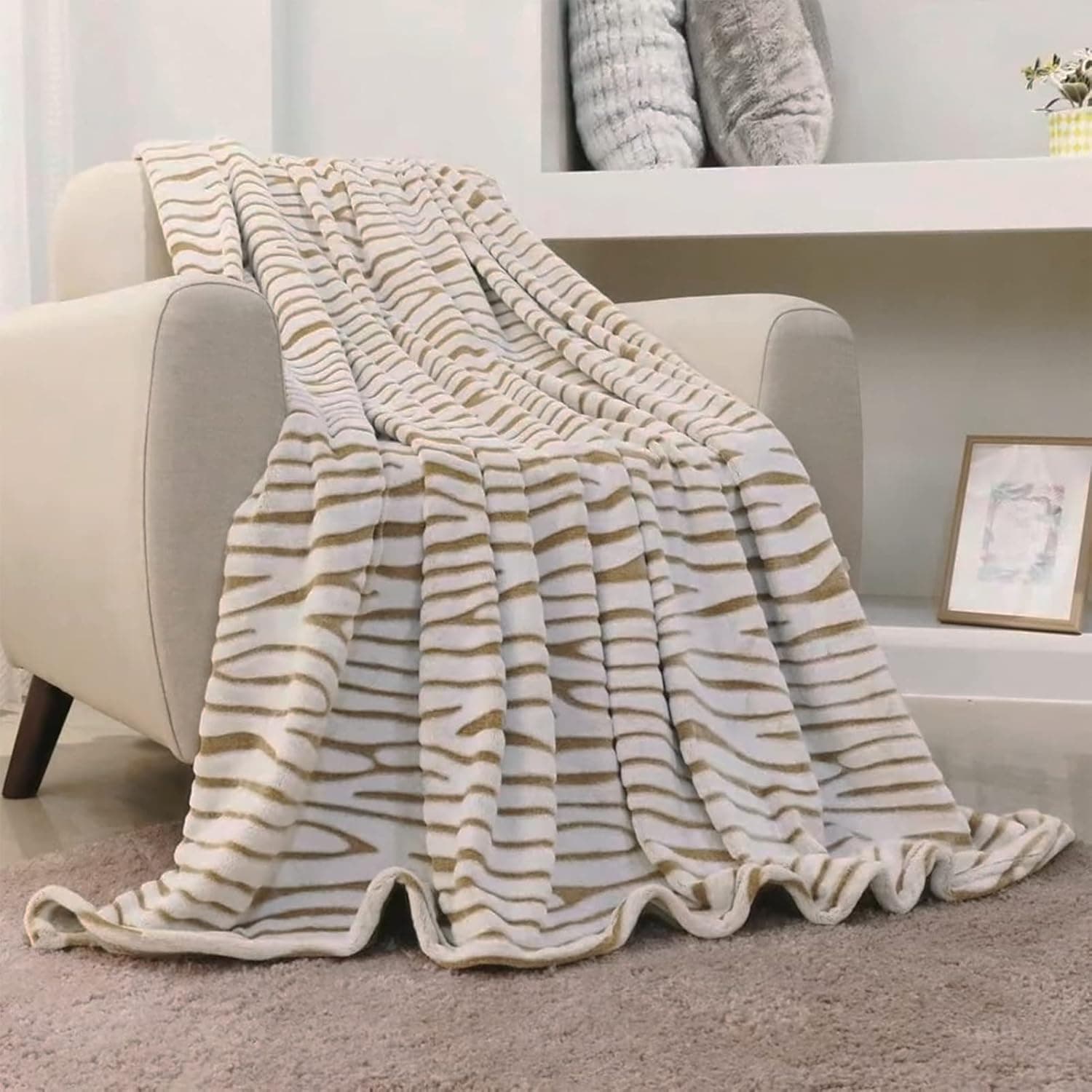 FY FIBER HOUSE Flannel Fleece Throw Blanket, Lightweight Cozy Plush Microfiber Bedspreads for Adults,90 by 108-Inch,Brown Zebra