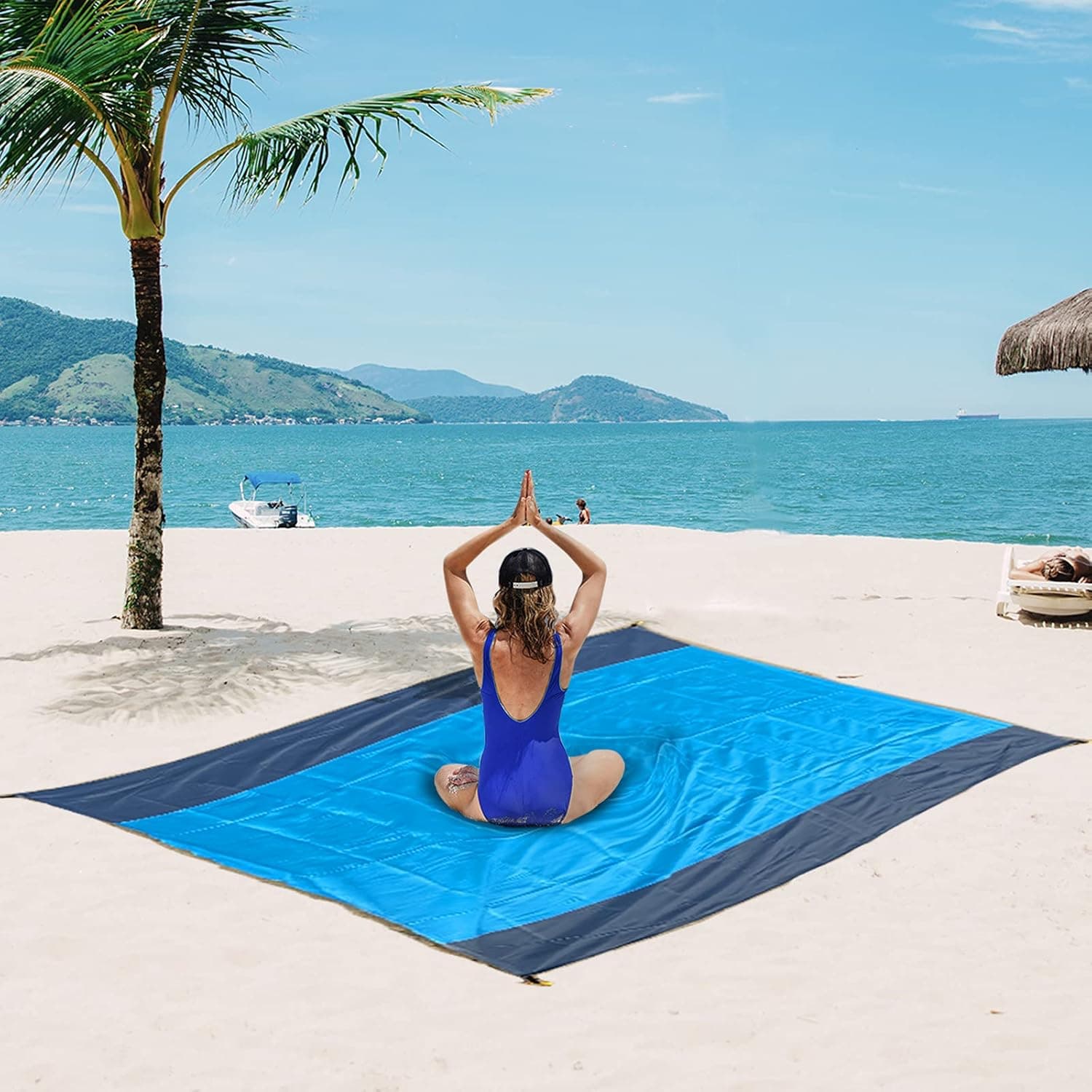 Beach Blanket Sandproof Beach Mat Sand Free Waterproof Oversized 78.7"x82.6" Picnic Blanket Lightweight Foldable Portable for 4-7 Adults Outdoor Camping Hiking Family Travel Quick Drying Home Garden