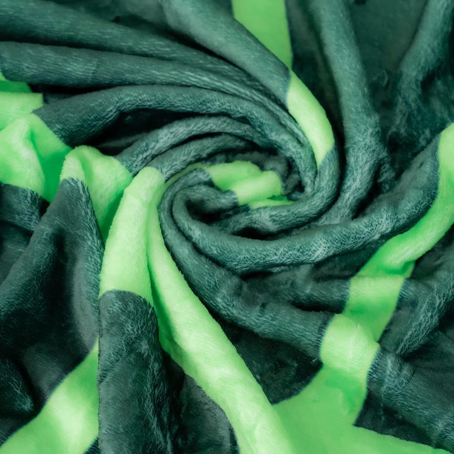 TOTINKLE Green Leaves Leaf Shaped Blanket Large Green Leaf Blankets Soft Throws for Adults and Kids Bed Blankets Great for Plant Lovers