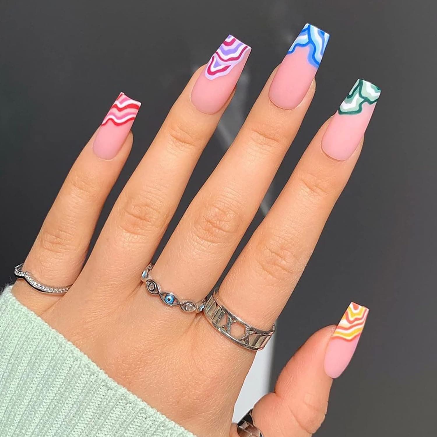 Vaveah 24 Pcs Christmas Press on Nails Medium, Cute Colorful Fake Nails with Glue, False Nails Glue on Nails for Women (Pink Color Swirl)