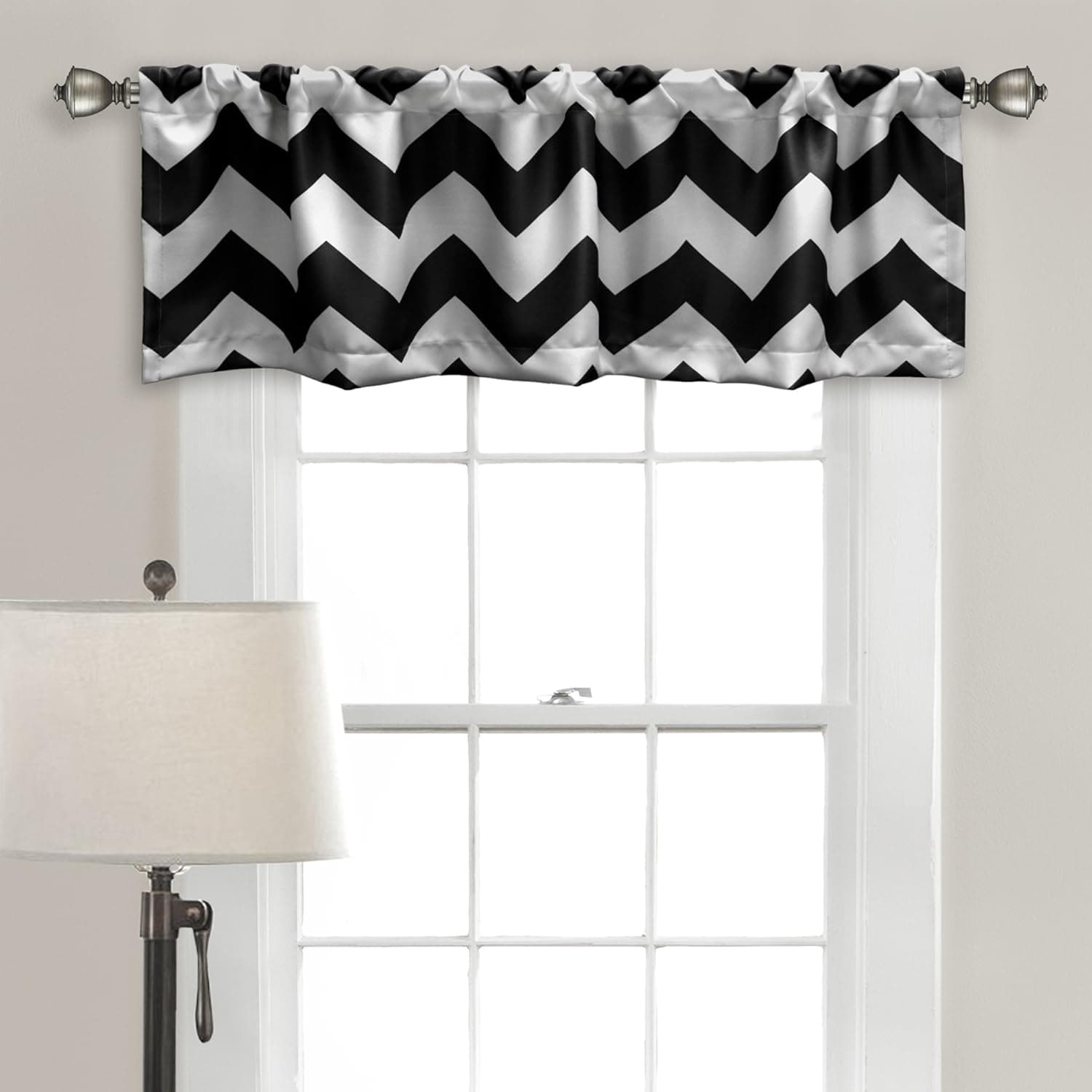Lush Decor Lush Décor Chevron Room Darkening Set, Valance 18 in x 52 in, Black