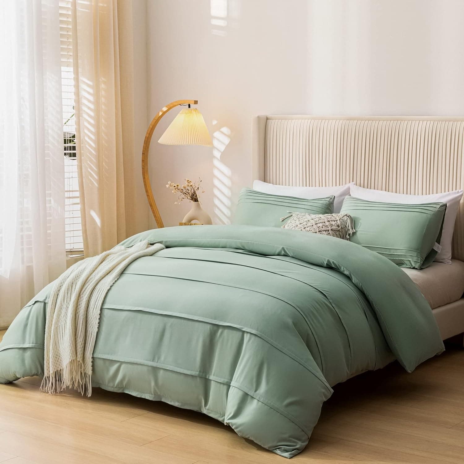 Smoofy Sage Green Comforter Set Queen Size, 3Pcs Pleated Soft Fluffy Microfiber Bedding Sets, Textured Lightweight Warm Comforter for All Season (1Comforter + 2 Pillowcases)