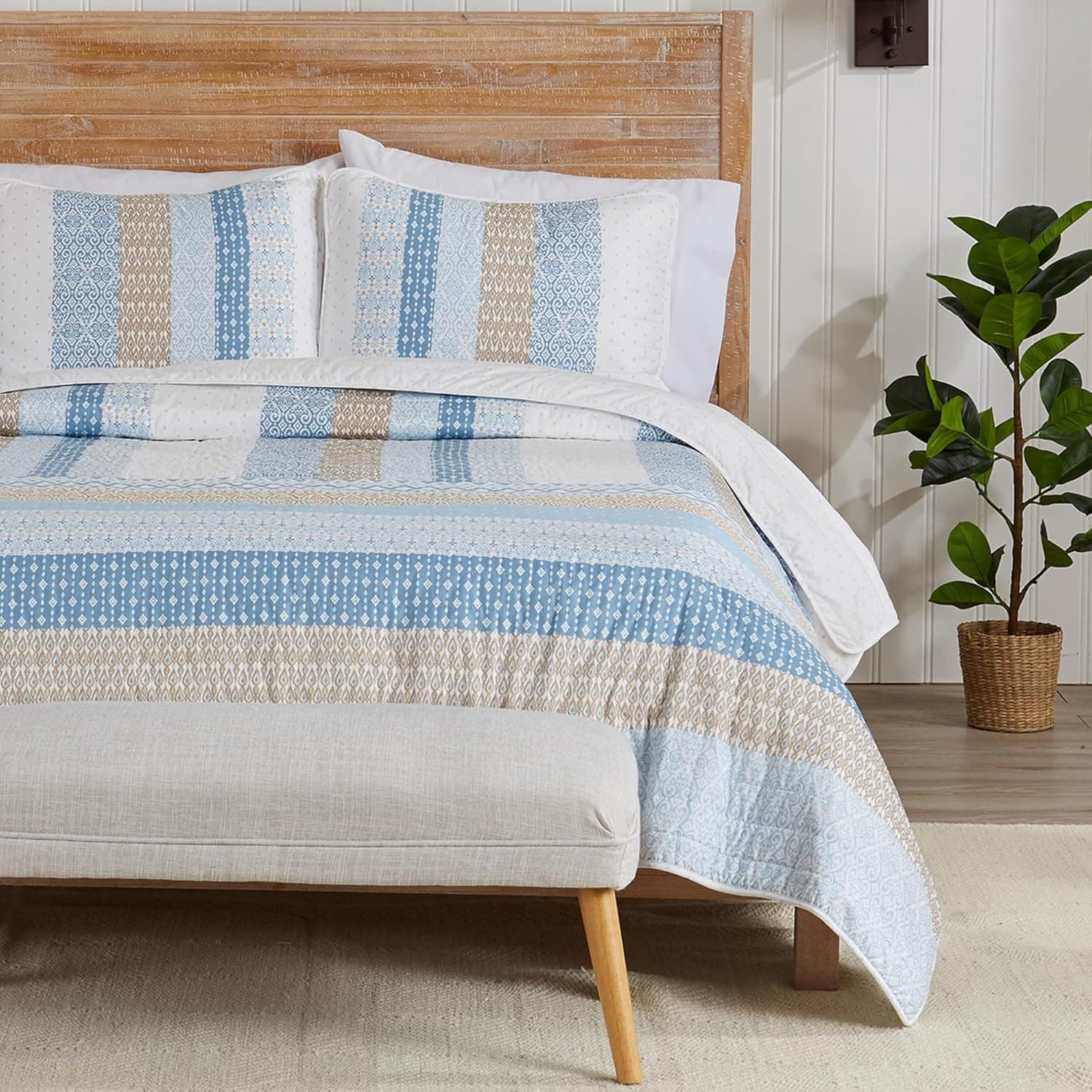 Great Bay Home 3-Piece Reversible Quilt Set with Shams. All-Season Bedspread with Patchwork Striped Pattern. Dorothea Collection (King, Blue/Taupe)