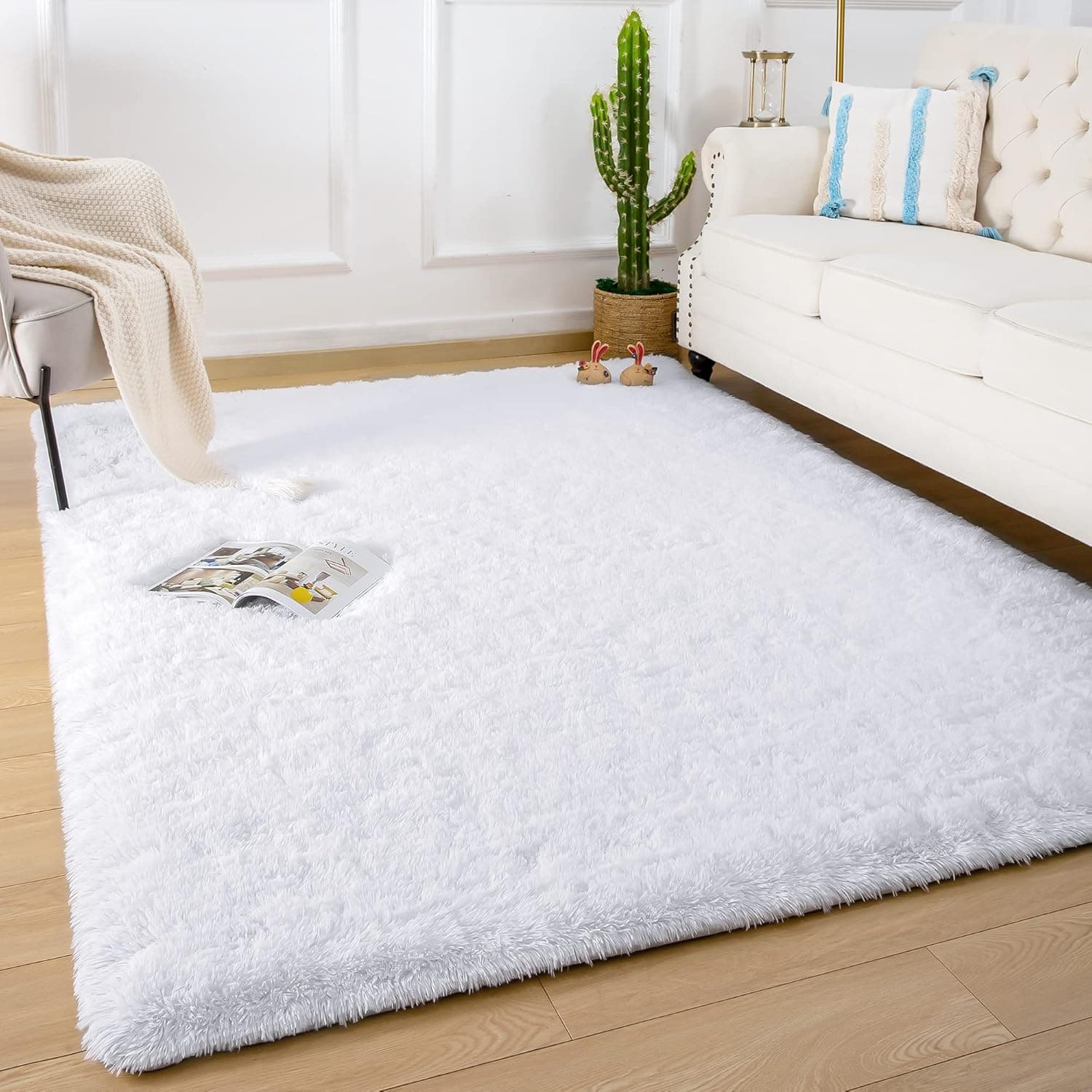 Quenlife Soft Bedroom Rug, Plush Shaggy Carpet Rug for Living Room, Fluffy Area Rug for Kids Grils Room Nursery Home Decor Fuzzy Rugs with Anti-Slip Bottom, 4 x 6ft, White