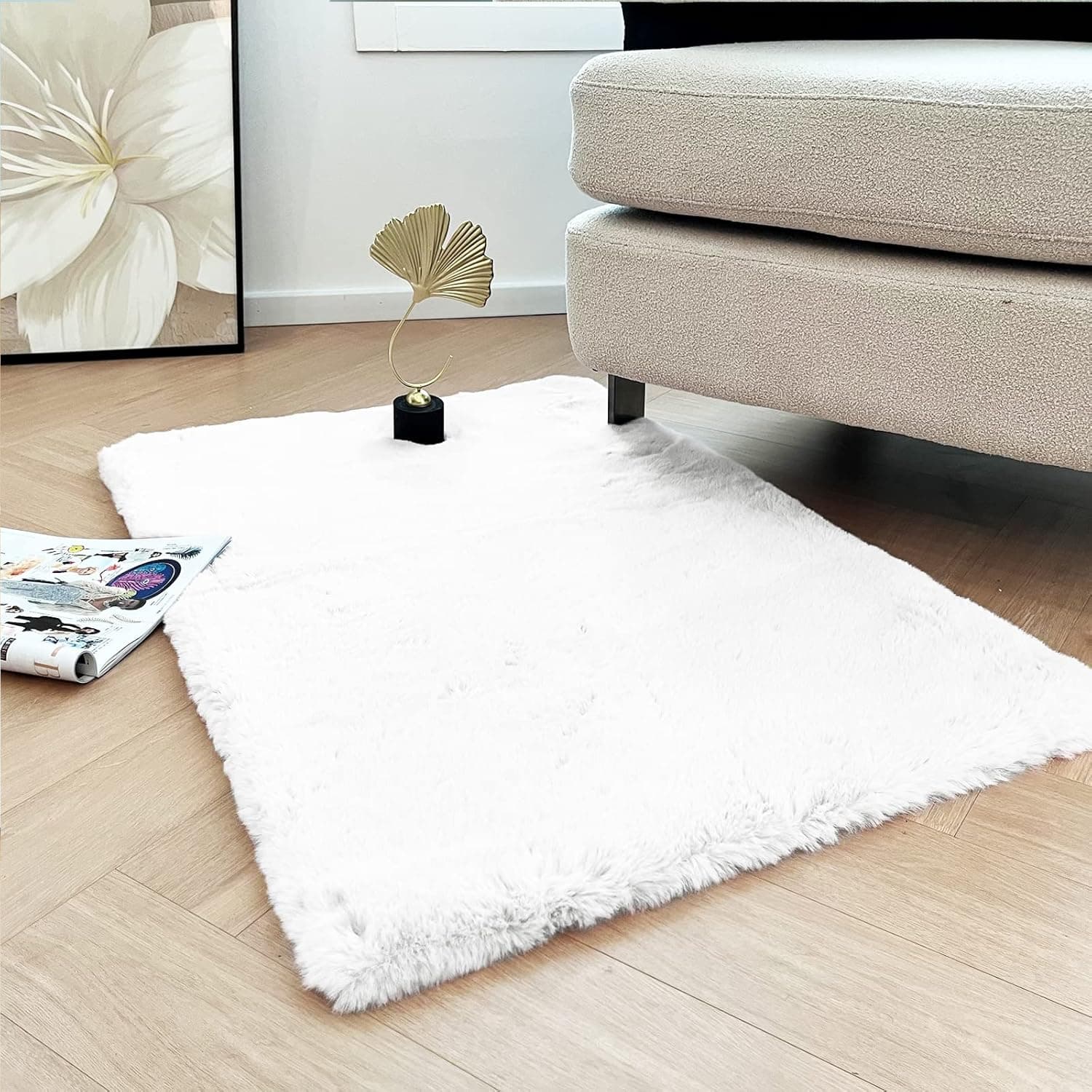 Latepis Small Throw Area Rug 2x3 Rug Non Slip Faux Rabbit Fur Rug Furry Fluffy Shag Rug White Washable Soft Rug for Bedroom Floor Baby Rug Chair Seat Cover Room Decor