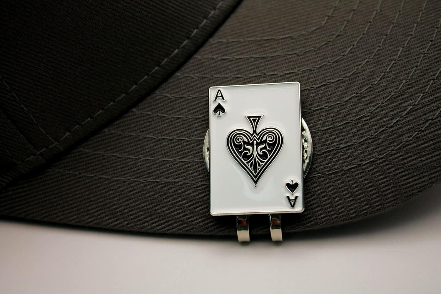 Mulligan Hooligan Playing Cards Golf Ball Marker + Magnetic Hat Clip, Unique Golf Gift, Premium Quality, The for Your Favorite Golfer, Golf Accessories for Any Occasions