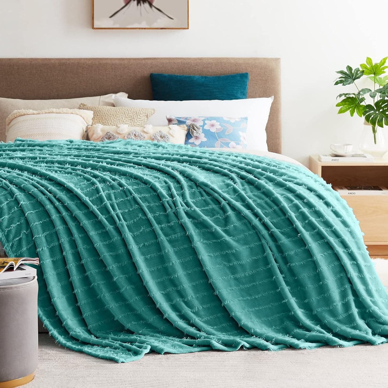 Fnova Throw Blankets Soft Blankets and Throws for Bed, Fleece Blanket Queen Blanket, Bed Blanket Soft Lightweight Plush Fuzzy Cozy Luxury Microfiber, Lightweight, Warm and Cozy (Teal, 90X90)