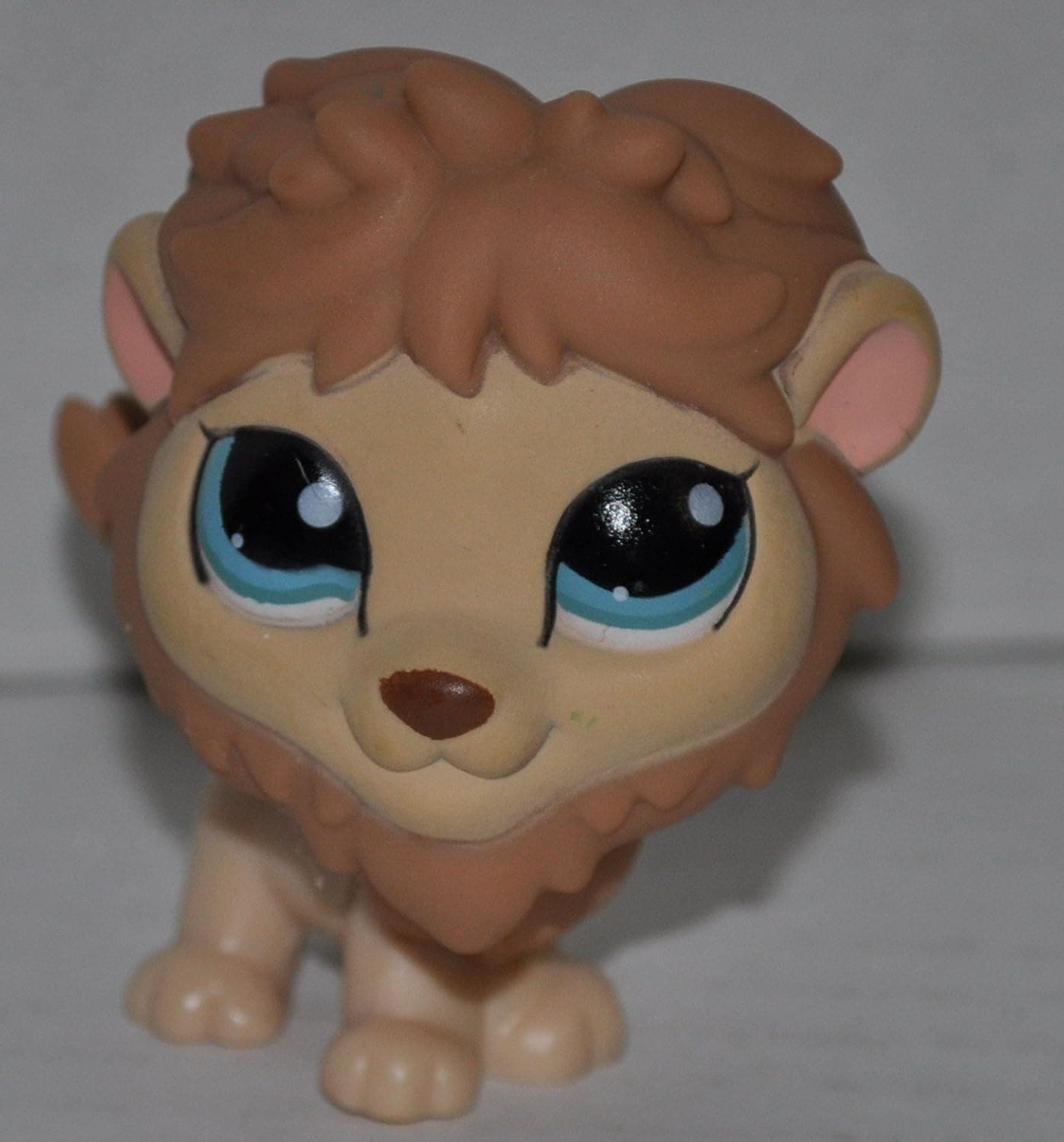 Lion #1112 (Cream, Blue Eyes) Littlest Pet Shop (Retired) Collector Toy - LPS Collectible Replacement Single Figure - Loose (OOP Out of Package & Print)