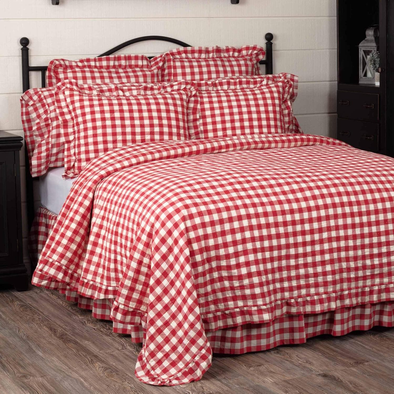 VHC Brands Annie Buffalo Check Bedding Accessory, Queen Quilt 90x90, Red