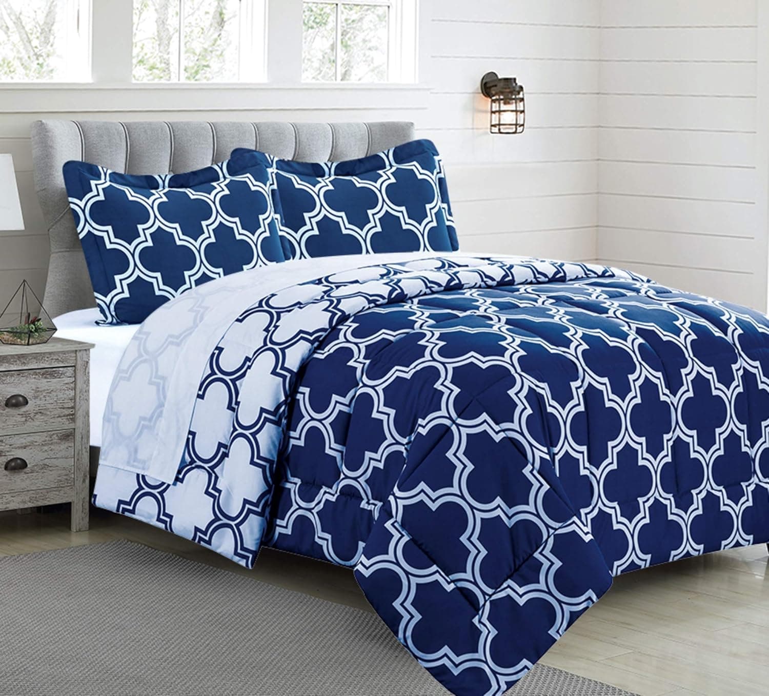 Casa Platino Printed Comforter Set Queen with 2 Pillow Shams - Luxurious Brushed Microfiber - Down Alternative Comforter - Soft and Comfortable - Machine Washable - Navy