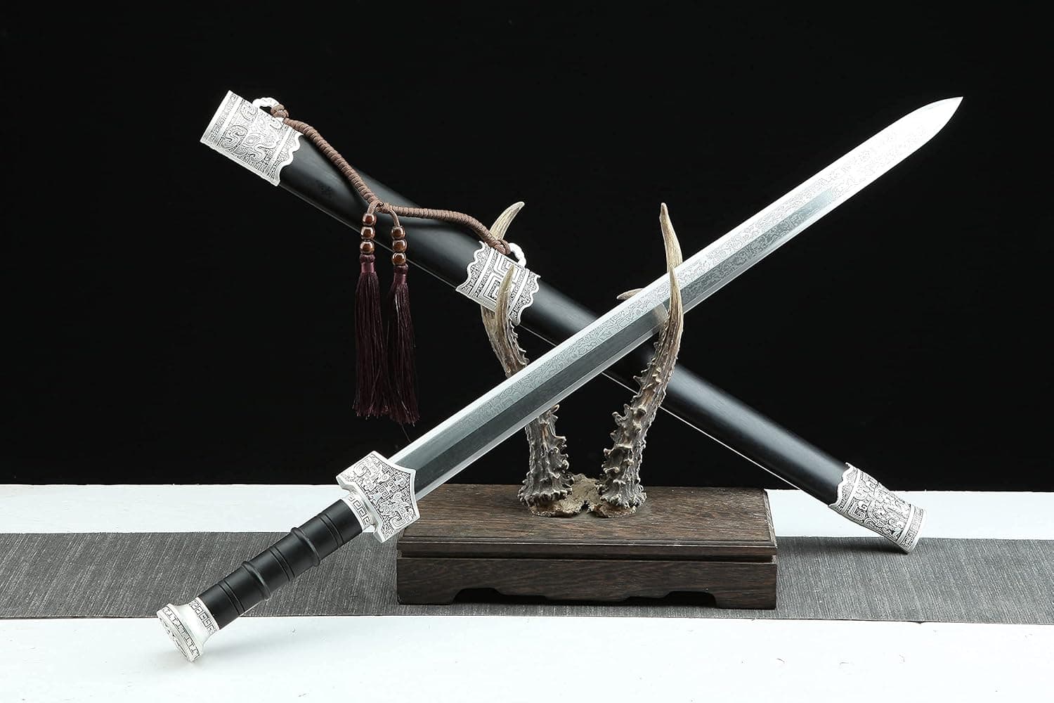 Handmade Real Full Tang Chinese Ruyi Taichi Sword Pattern Steel with Ebony Blackwood Sheath