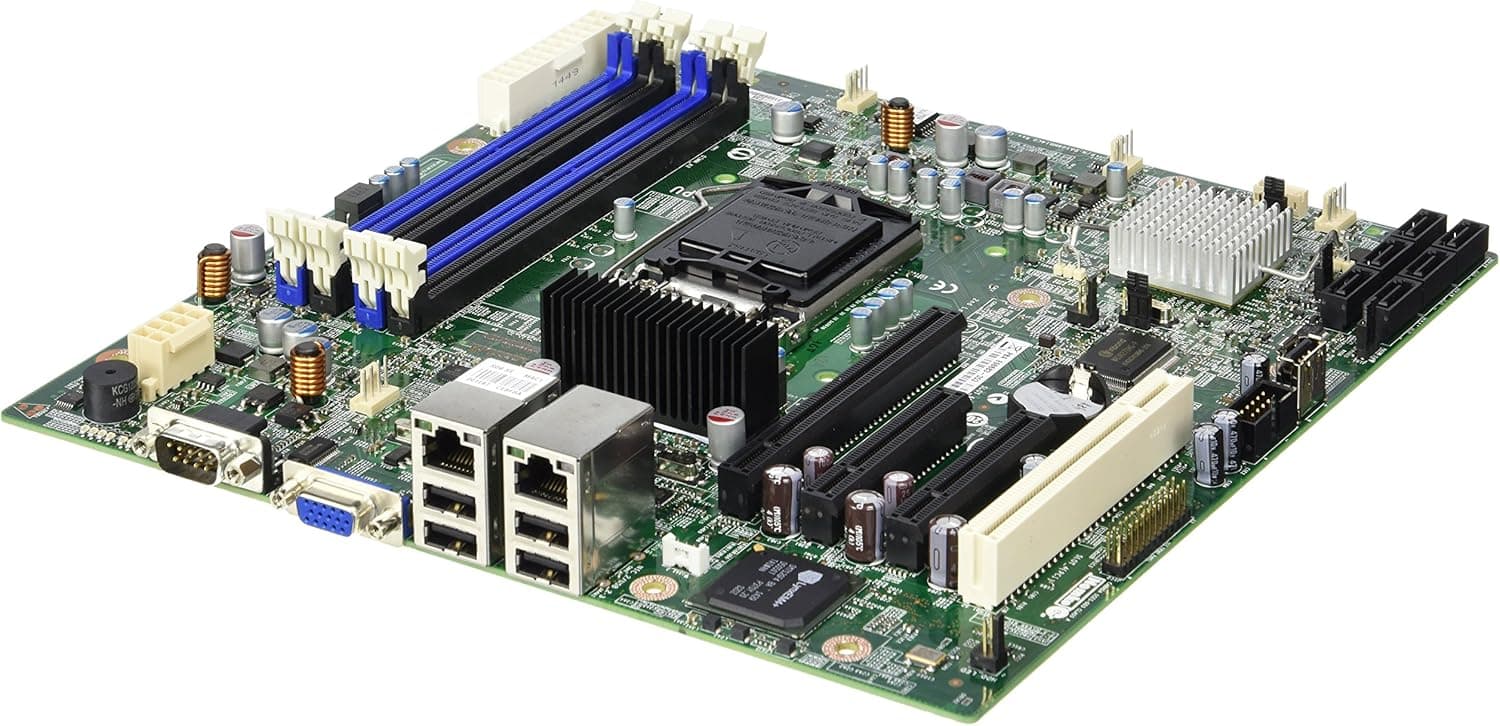 Intel Single LGA1155 32 GB DDR3 1333 Motherboard S1200BTSR