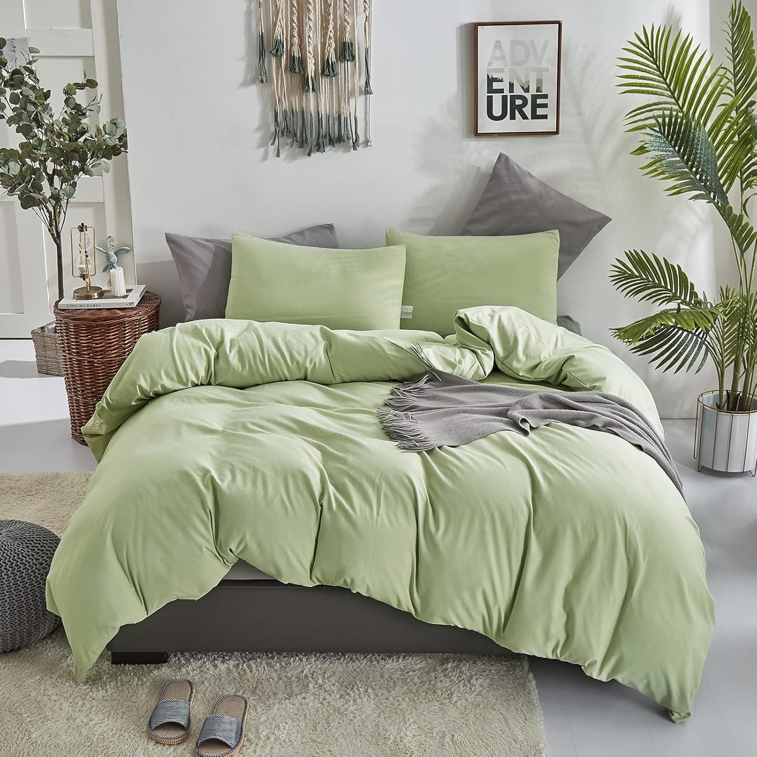 KAREVER Light Green Comforter Set King Solid Sage Green Bedding Set Lightweight Women Soft Light Mint Green Blanket 3 PCs Durable Comforter Set King Men Breathable Sage Green Bed Comforter Set