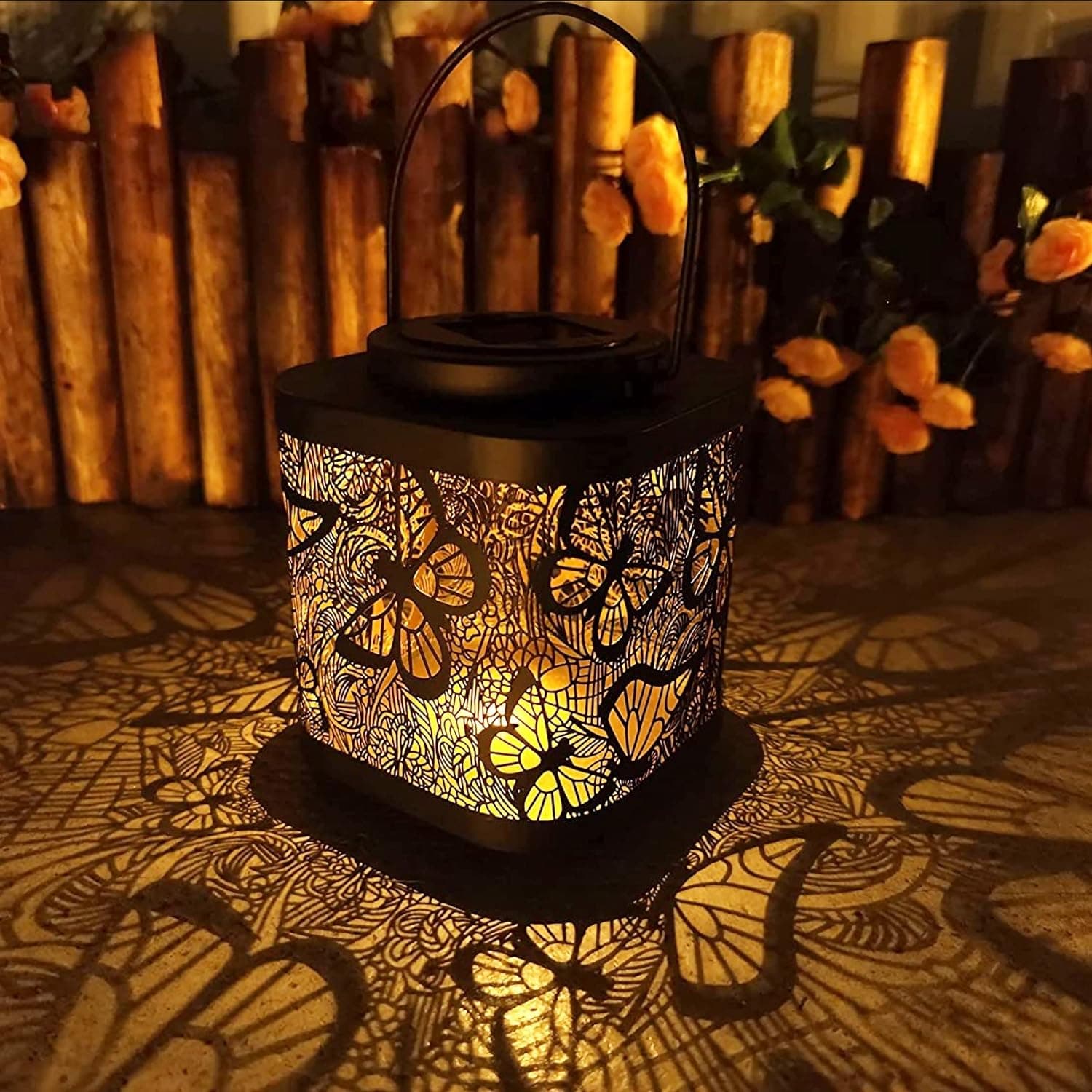 Outdoor Solar Hanging Lantern Lights, Garden Decor Metal LED Light with Handle for Garden Patio Courtyard Lawn, Waterproof Butterfly Pattern Retro Decorative Lights Table Lamp [Butterfly]