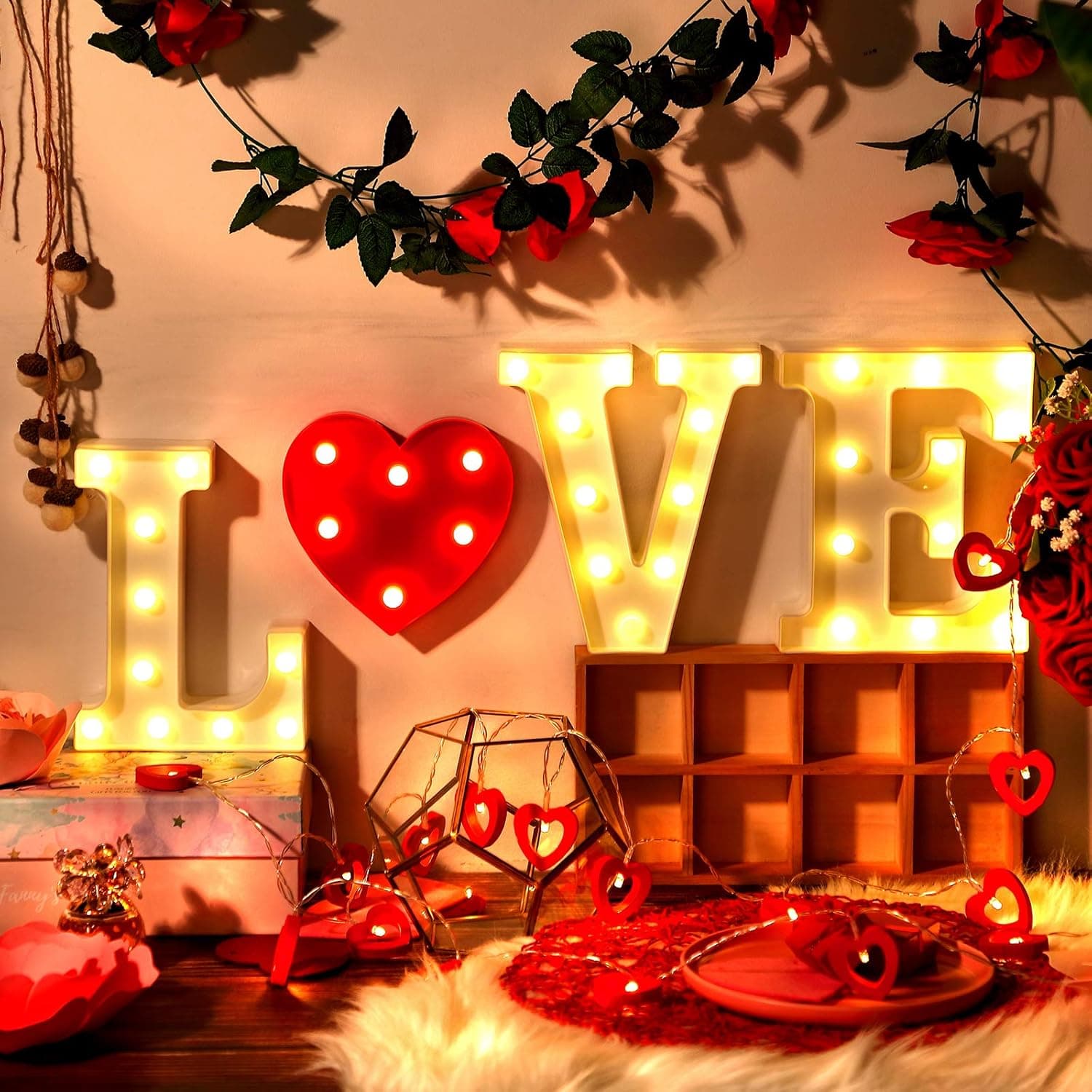 4 Pieces Valentine's Day Love Light Led Alphabet Letter Lights Heart Love Light Sign Decoration Battery Powered for Valentine's Day Proposal Night Home Table Bridal Party Bar Lamp Decoration