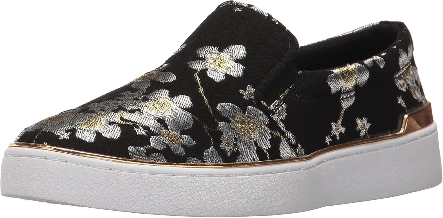 GUESS Women's DEANDA3 Sneaker
