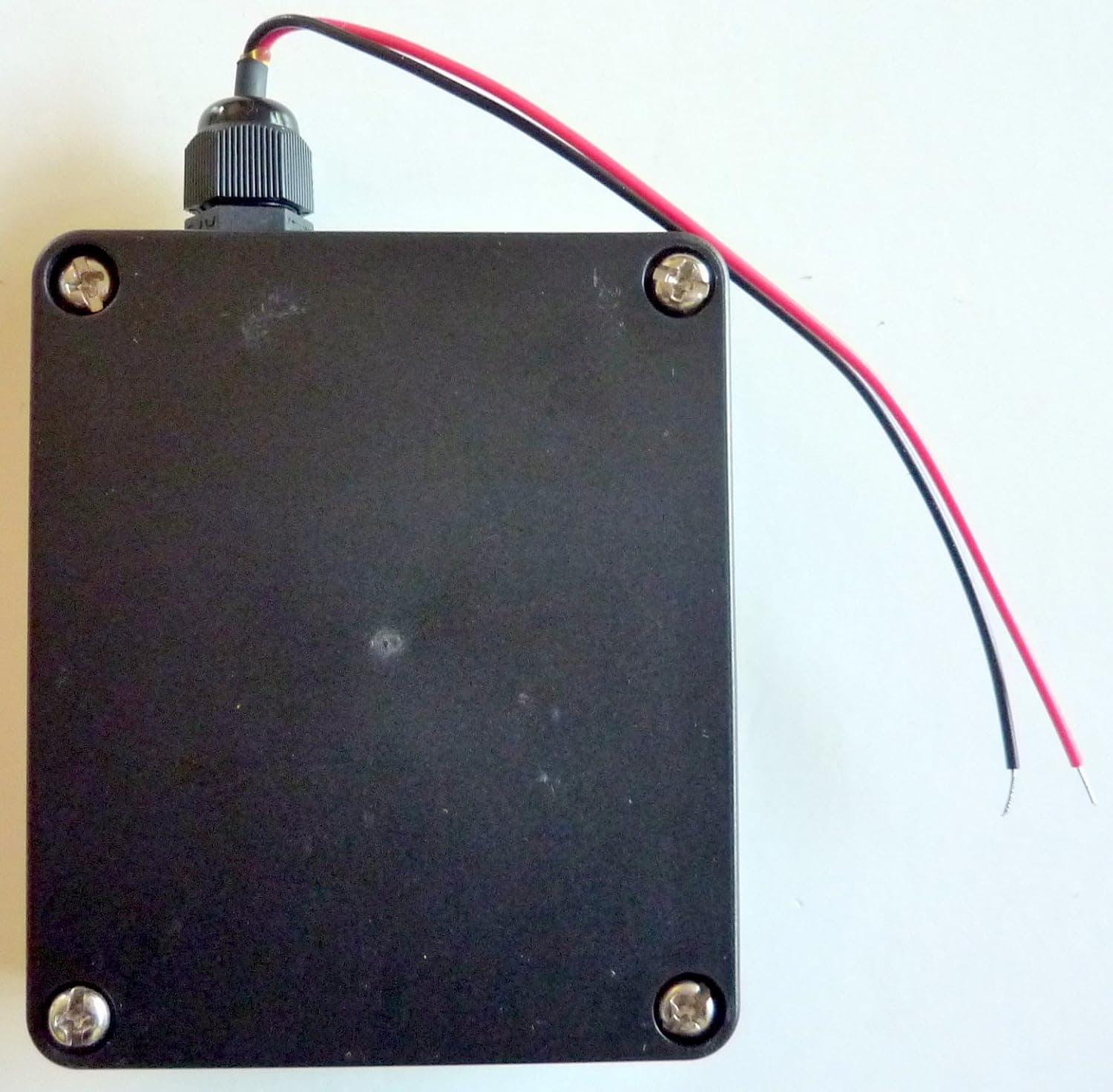 Philmore Waterproof Battery Holder for 4 AA Batteries Cells for Indoor Outdoor