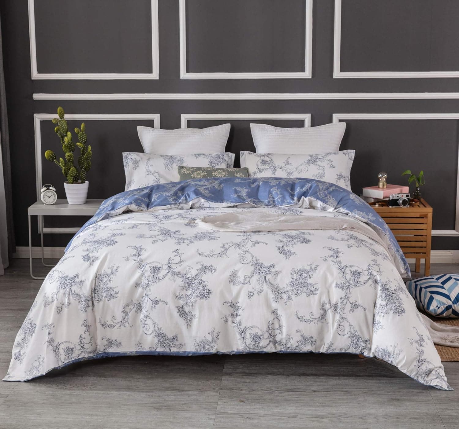 JUCFHY Scroll Pattern Duvet Cover Queen (90x90 inches),Vintage Paisley 3 Pieces Reversible Queen Duvet Cover with Zipper Closure and 2 Pillow Shams Ultra Soft and Easy Care Breathable