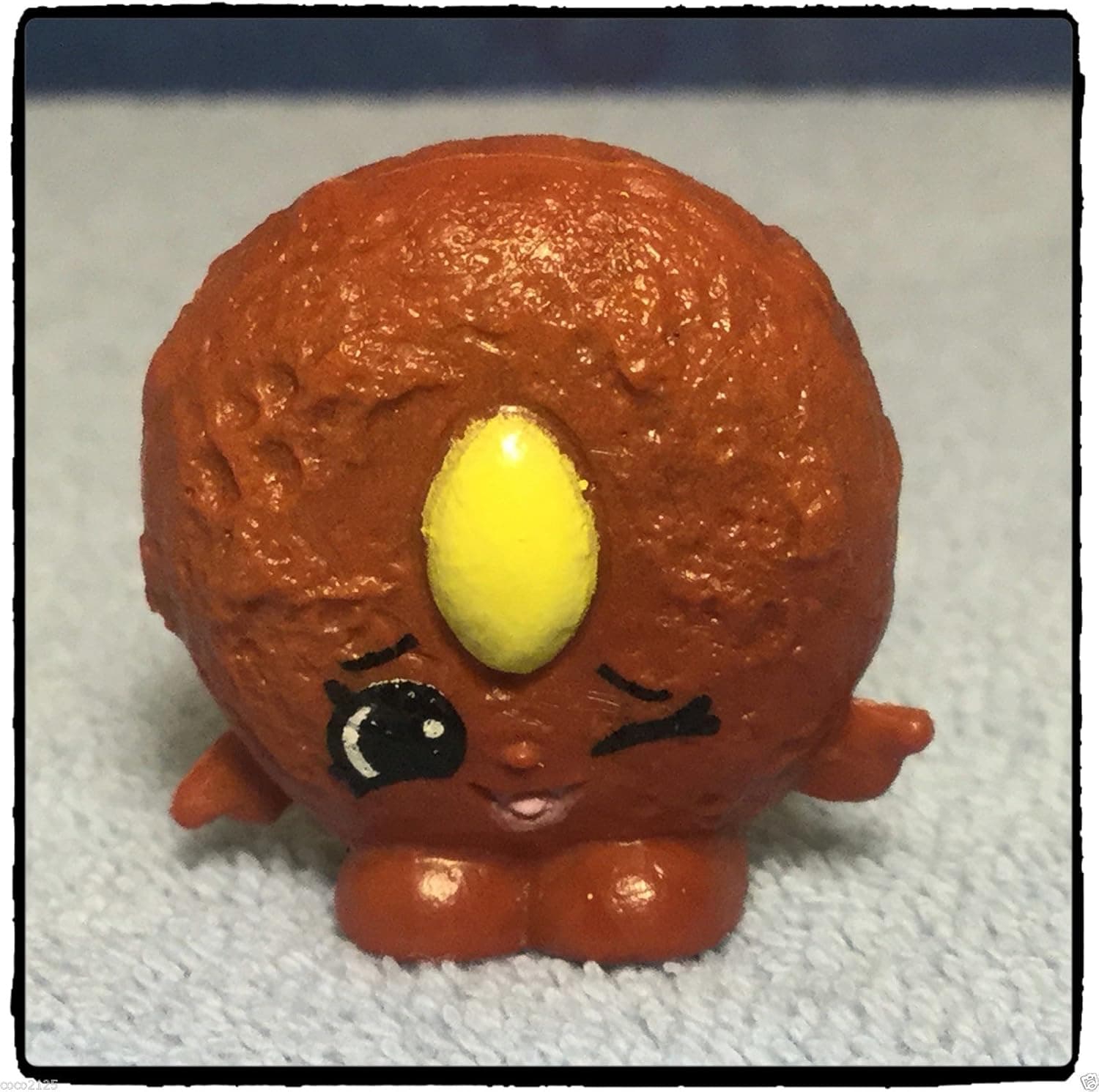 2016 SHOPKINS FIGURES - Cookie Nut Brown #017 SEASON 4 by Moose Toys