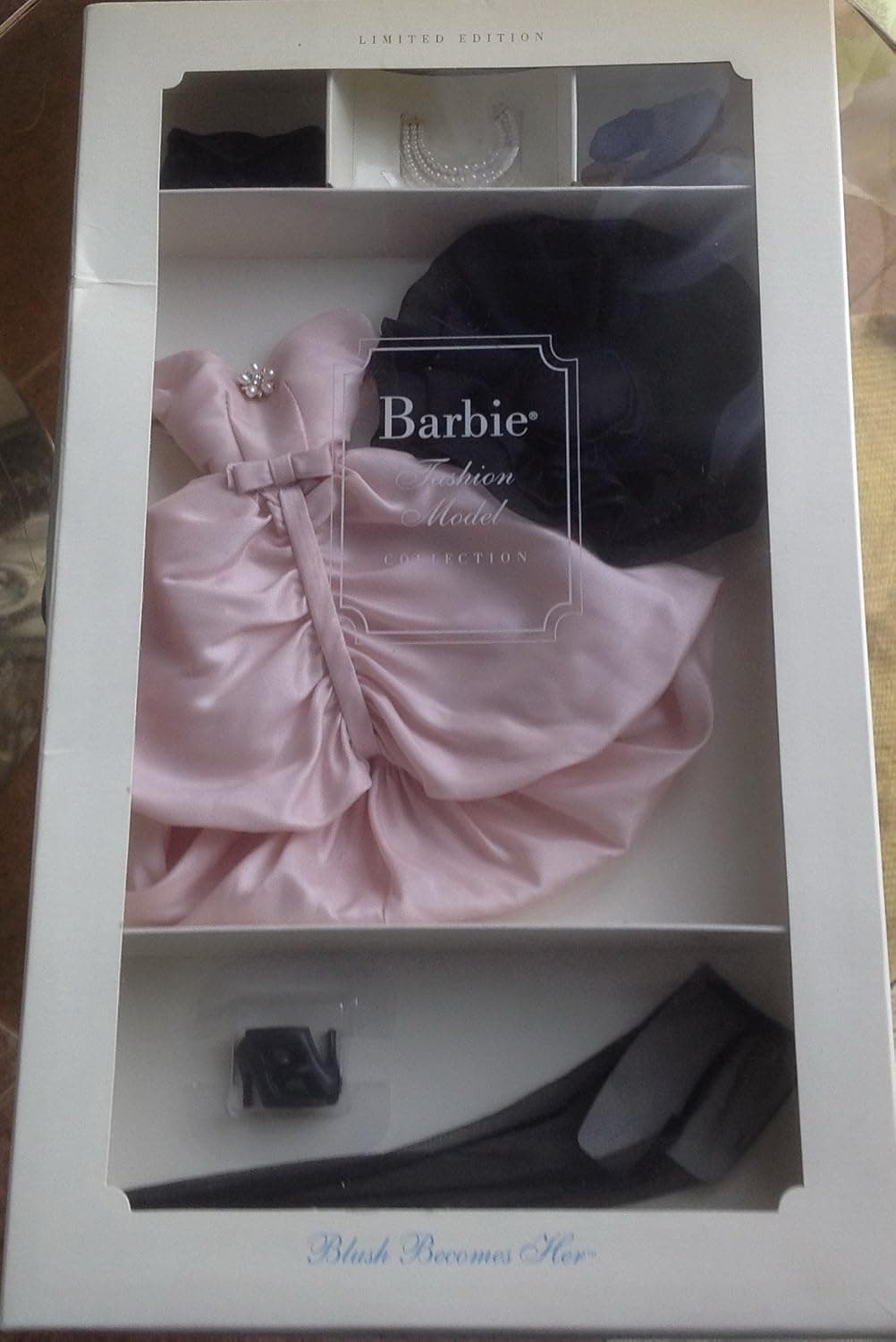 2000 Barbie Fashion Model Collection - Blush Becomes Her Fashion Set