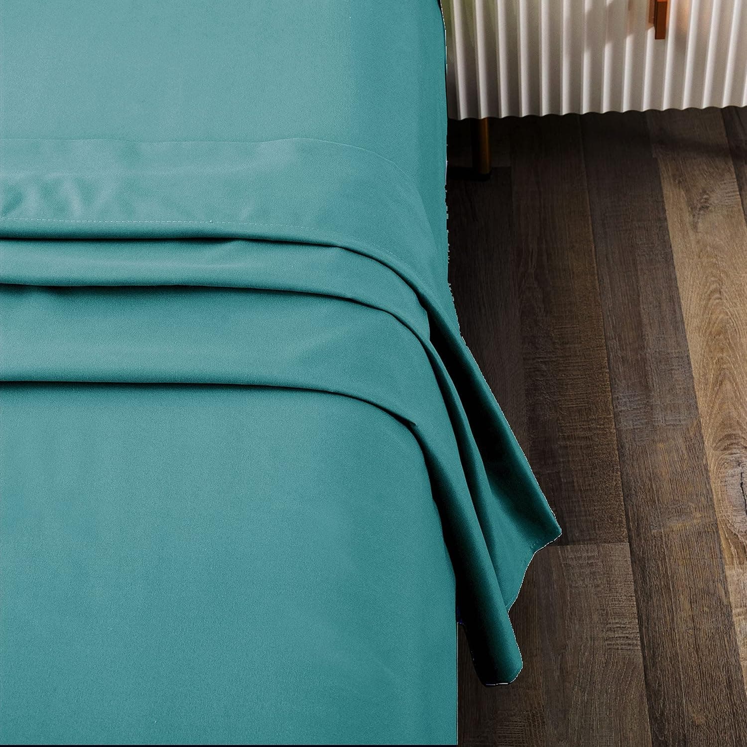 Toodou Most Comfortable and Luxurious Teal Twin Flat Sheets Have Soft Silky Touch, Breathable Wrinkle and Fade Resistant,and The Bed Sheets Have Durable and Less Likely to Slip or Tear