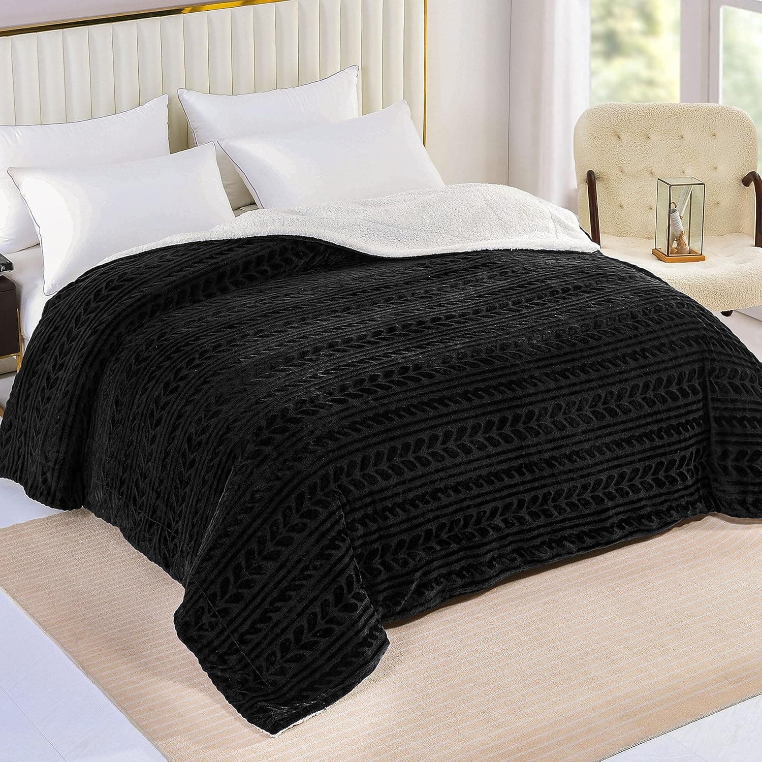 Exclusivo Mezcla Queen Size Sherpa Fleece Bed Blanket, Ultra Soft and Warm Reversible Velvet Blankets for Bed Couch Sofa 90x90 inches, Black