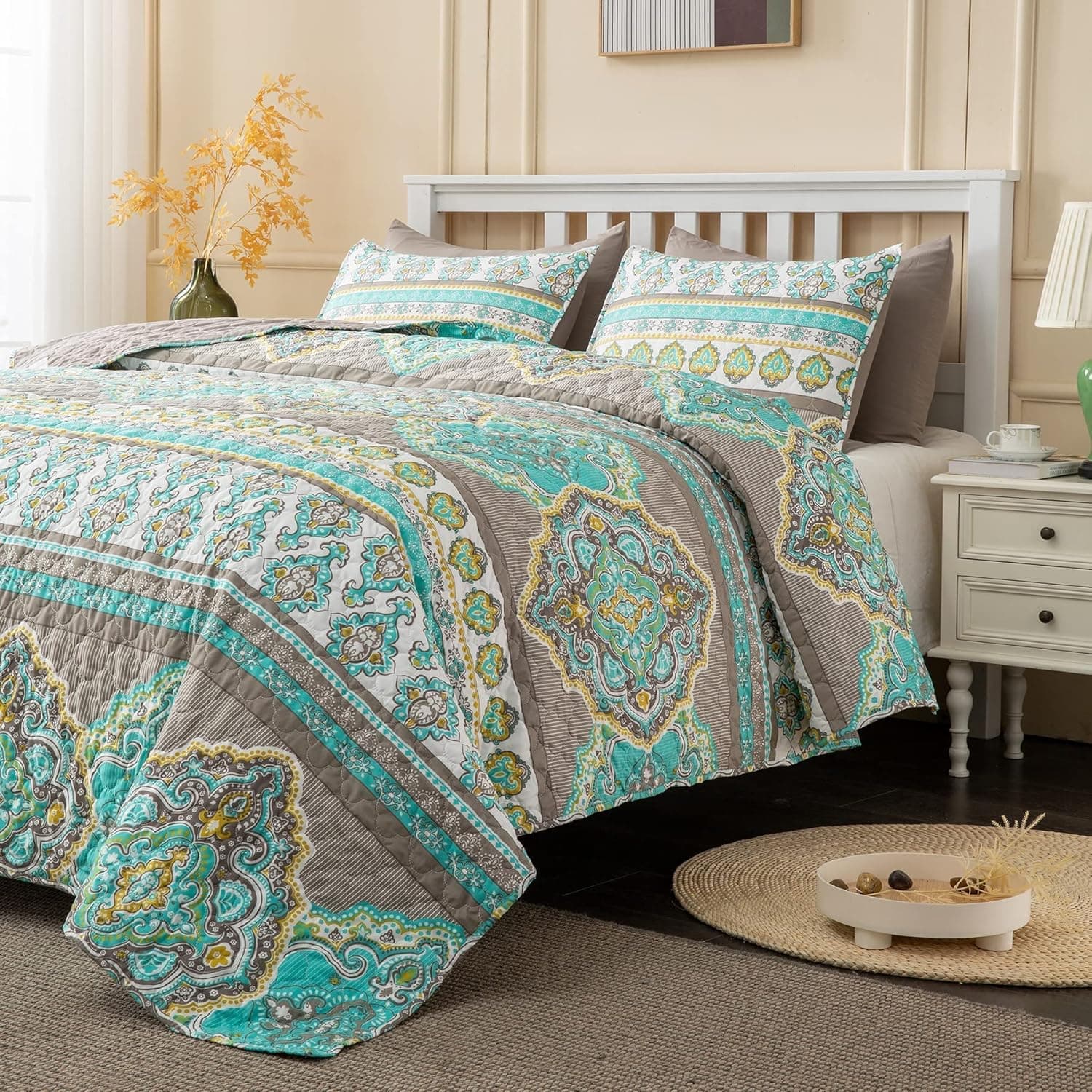 Mooreeke 3 Pieces Bohemian Quilt Set Full/Queen Size Boho Striped Pattern Bedspread with Shams Reversible Microfiber Lightweight Coverlet Bedding Set for All Seasons Home Decor 90 x 90 Inches