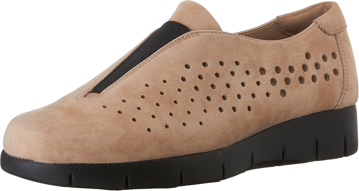 Clarks Women's Daelyn Summit Slip-On Loafer