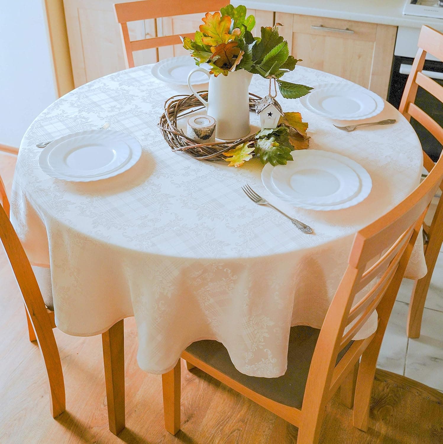 AHOLTA DESIGN Non-Iron Stain Resistant Thanksgiving Table Cloth – Cheap Table Cover Home Dining Room Table Protection - Christmas Ivory Thanksgiving Decorations, Round 50"