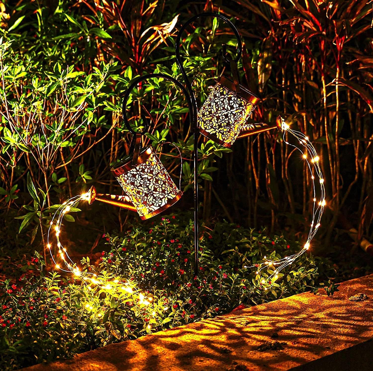 Solar Watering Can Lights, 2 Pack Solar Lanterns Outdoor Hanging Waterproof Metal Yard Art Lights Decor for Patio, Garden, Pathway, Flowerbed, Outdoor Gardening Gifts - 8 Modes (Watering Can Lights)