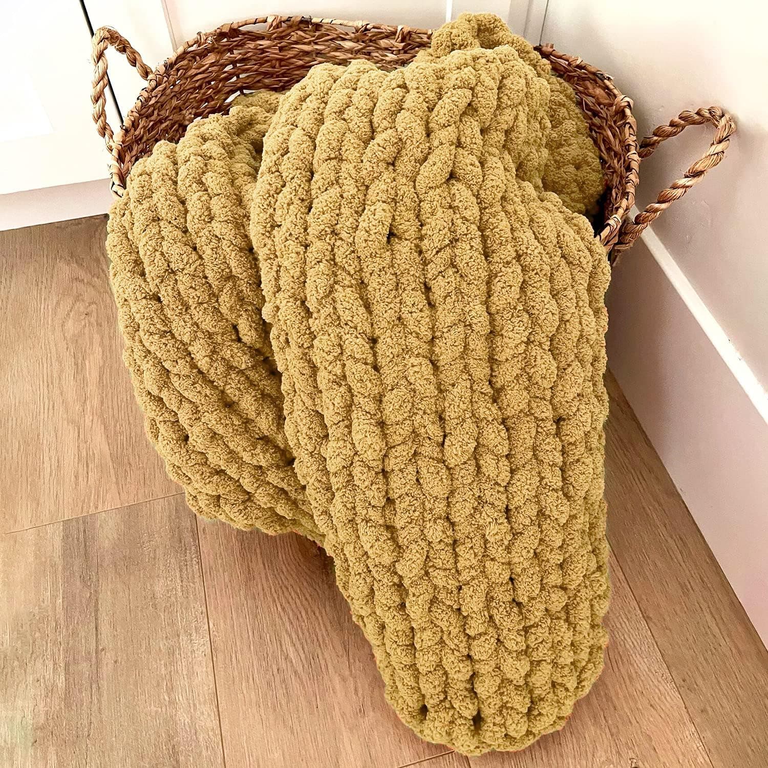 SUNDEARMA Chunky Knit Blanket Throw 100% Handmade from Supremely Soft Chenille Chunky Yarn Cosy Throw Blanket, Khaki, 50"x 60" Office Size