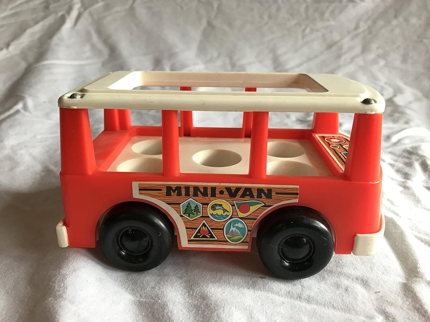 VINTAGE 1969 FISHER PRICE LITTLE PEOPLE MINI BUS- SITS 5 PEOPLE