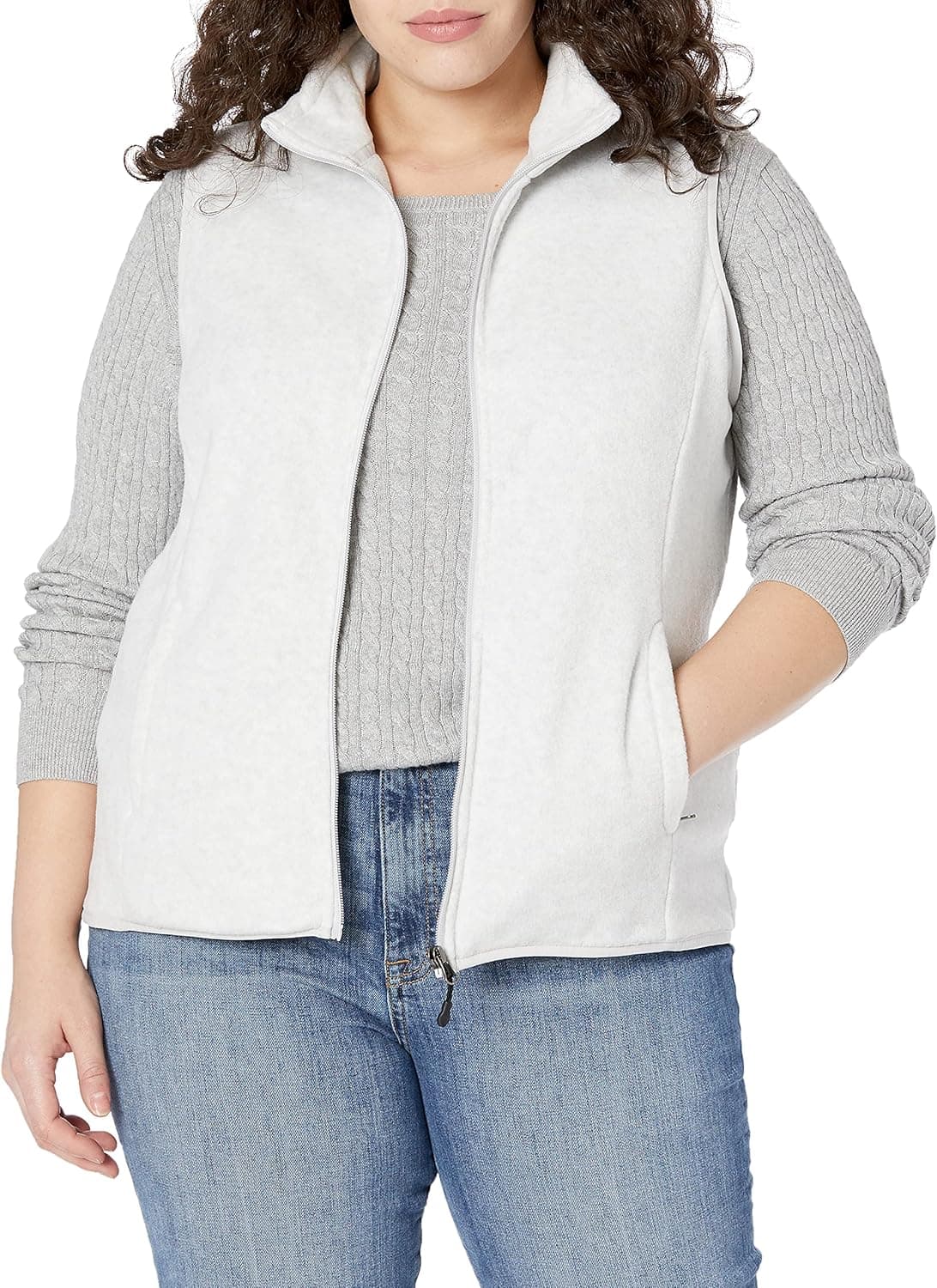 Amazon Essentials Women's Classic-Fit Sleeveless Polar Soft Fleece Vest (Available in Plus Size)