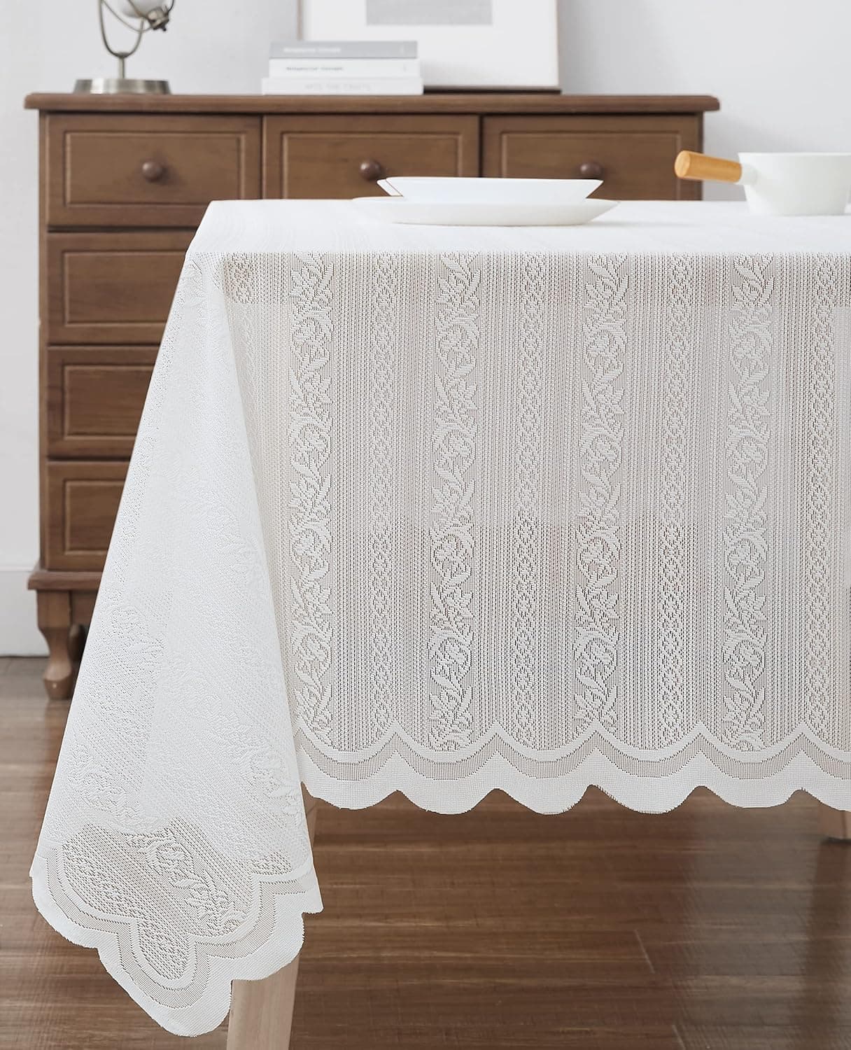 Warm Home Designs Lace Rectangular Tablecloth. Ivory Tablecloth for Rectangle Tables Measures 60 x 104 Inches and Fit 8-10 Guests. Lace Table Cloth for 6 Foot Tables for Vintage Decor. LND Ivory 104"