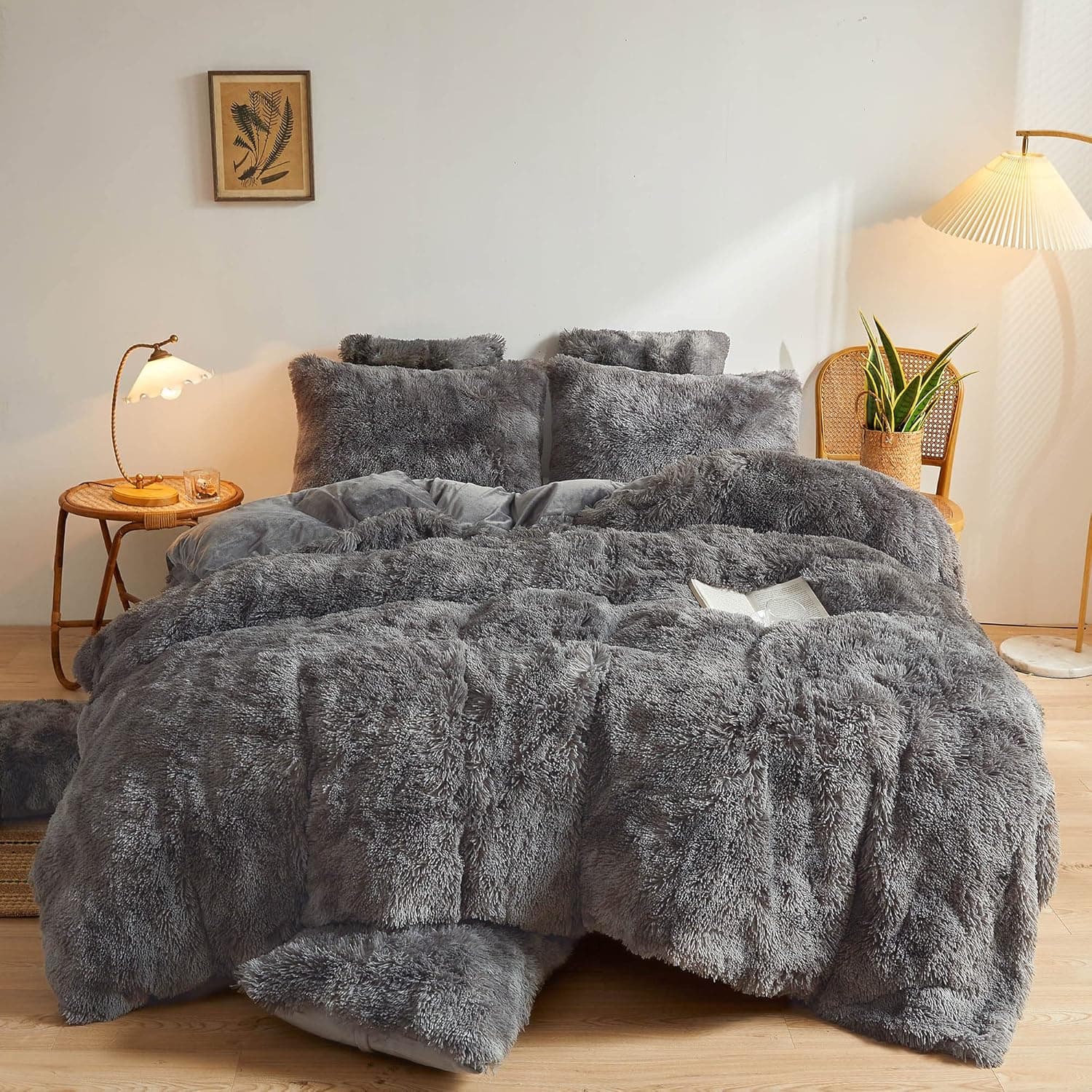 XeGe Tie Dye Plush Shaggy Duvet Cover Set, Ombre 3 Pieces Soft Velvet Fluffy Furry Bedding Set Marble Print(1 Faux Fur Fuzzy Comforter Cover + 2 Pillowcases), Zipper Closure(Queen, Tie Dye Light Grey)