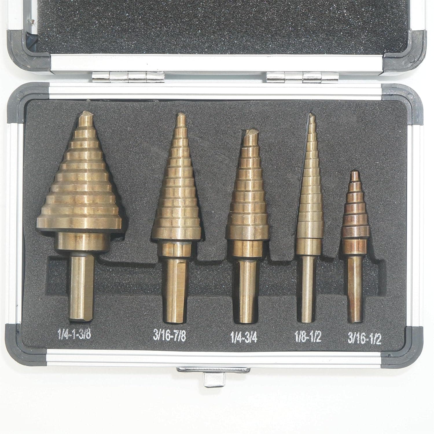 COPOUIXR 6pcs High Speed Steel Titanium Plated Step Drill Set Plus Center Positioner with Aluminum Storage Index Box Can be Used for Sheet Metal Wood (5pcs Helium Dill bit Set)
