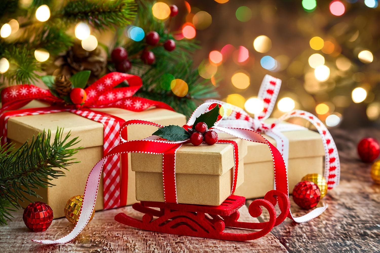 Brighten Your Holiday Season with GoodBulb's Holiday-Inspired Green, Red, and White Bulbs - 40W - 120V/60Hz - 2700K - E26 Base - 280 Lumens - 360 Degree Beam Angle - 10,000 Hour of Life - 3 Pack