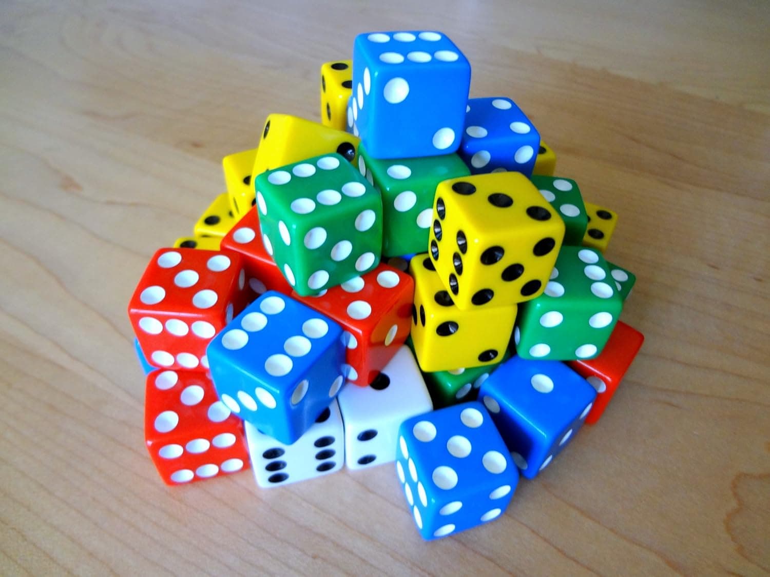 50 Dice Assorted Colors 16 mm W/Dice Bag - Great for Gaming Casino Night