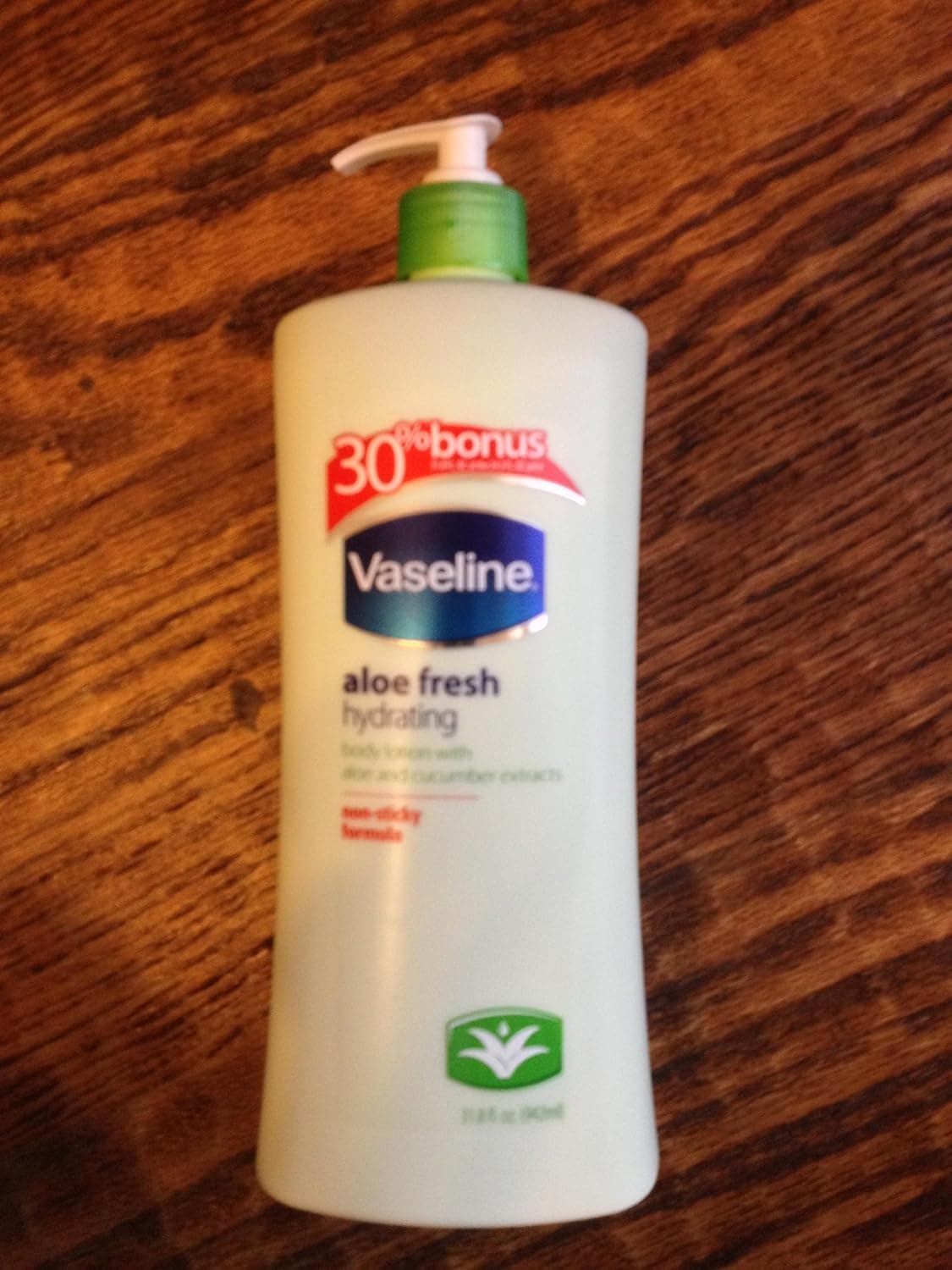 Vaseline Body Lotion - Hydrating Aloe Fresh Non Sticky Formula 31.8 Oz