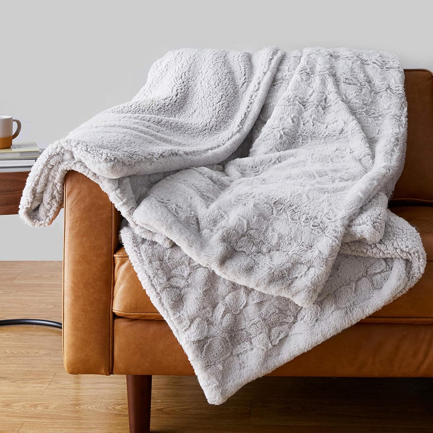Amazon Basics Fuzzy Faux Fur Sherpa Blanket, King, 92"x108" - Light Gray