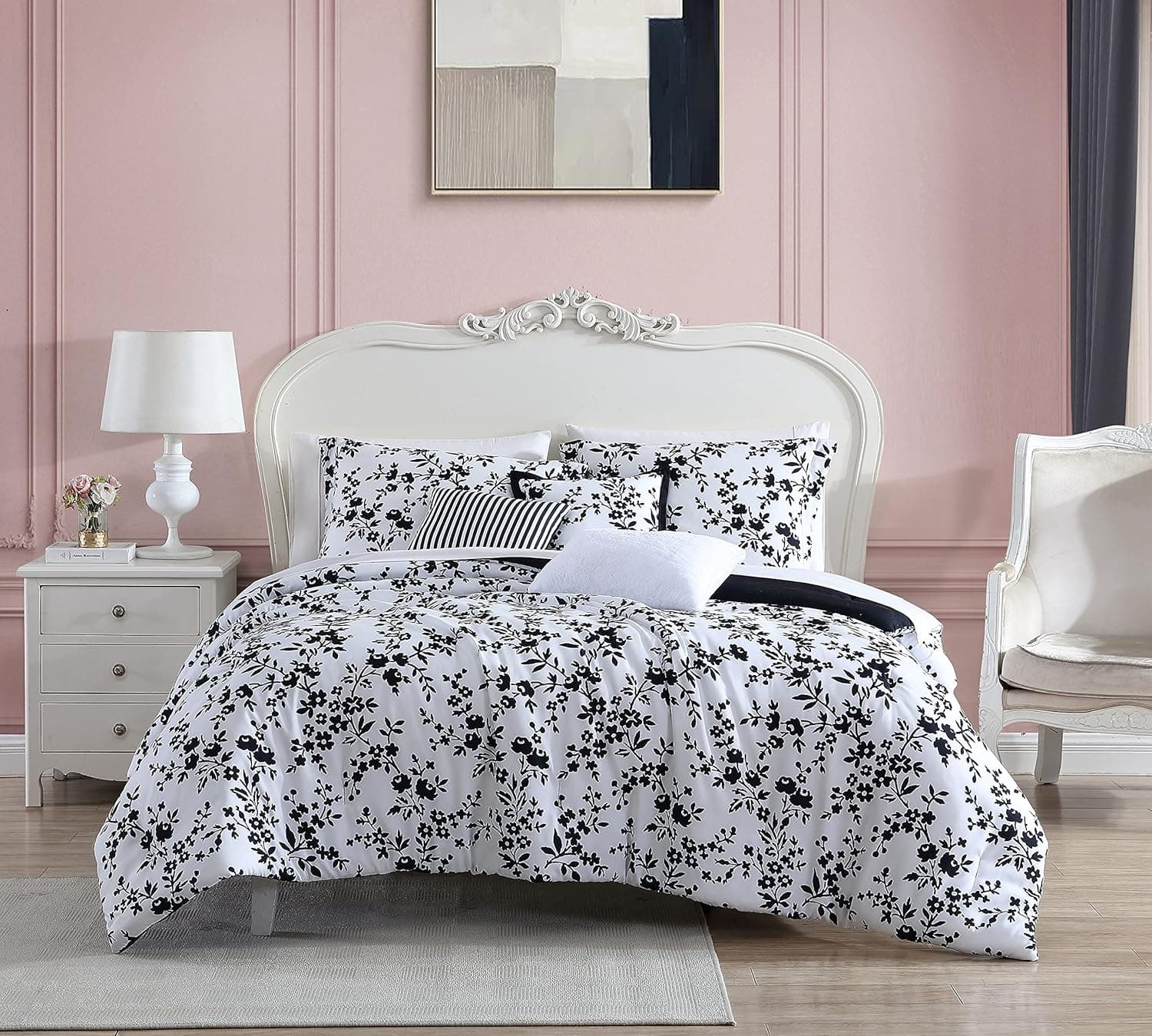Betsey Johnson Home | Pretty Floral Collection | 6pc Comforter Set - Super Soft, Reversible, All Season Bedding with Matching Sham(s) and Bonus Throw Pillows, Queen, Black