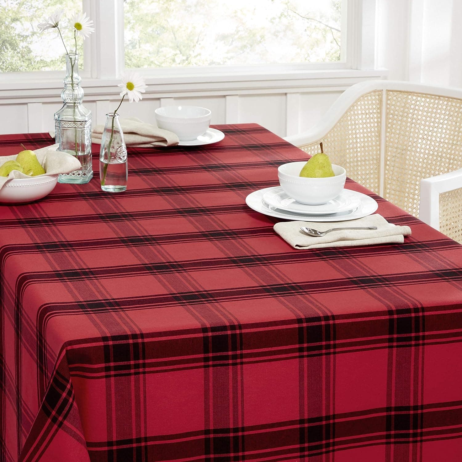 SoHome Buffalo Checkered Tablecloth, Summer Picnic Stain Resistant/Machine Washable Polyester, 60x102 Red/Black