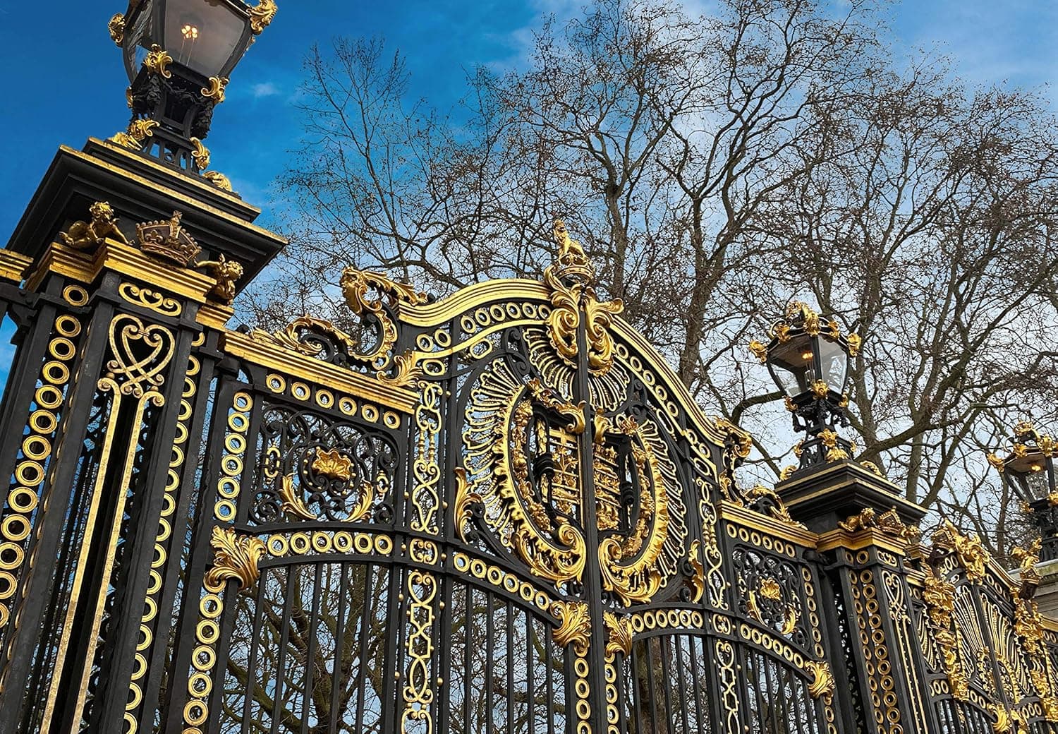 imPUZZibLE Puzzles - Buckingham Palace - Difficult 1000 Piece Jigsaw Puzzle for Adults, Teens, Kids - Hard - Best Pieces for Adult and Kids - Hobbies - Bucket List Locations