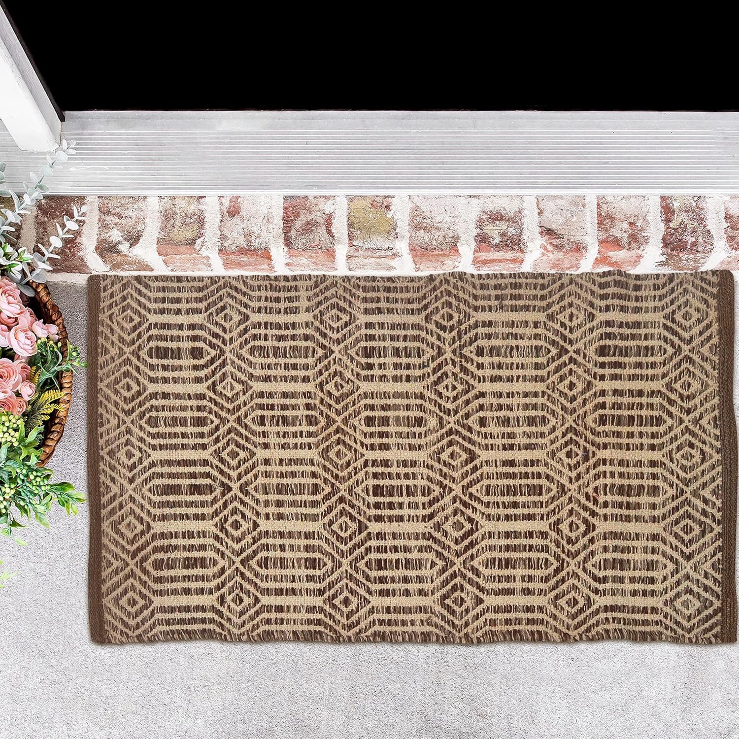 Chardin home Brown & Ivory Boho Throw Rug 2x3 feet |Hand Woven Farmhouse Rug | Great in Kitchens entryways doormats Bathrooms Meditation Mat | Machine Washable & Reversible Cotton Rugs