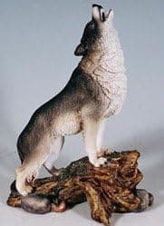 HEYPOMAX Call of The Grey Wolf Figurine, 6065742