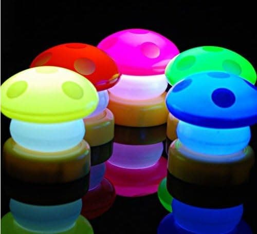 Fashion Mini Warm Mushroom Touch Lamp Small Night Light Berth Lamp Birthday Gifts X1
