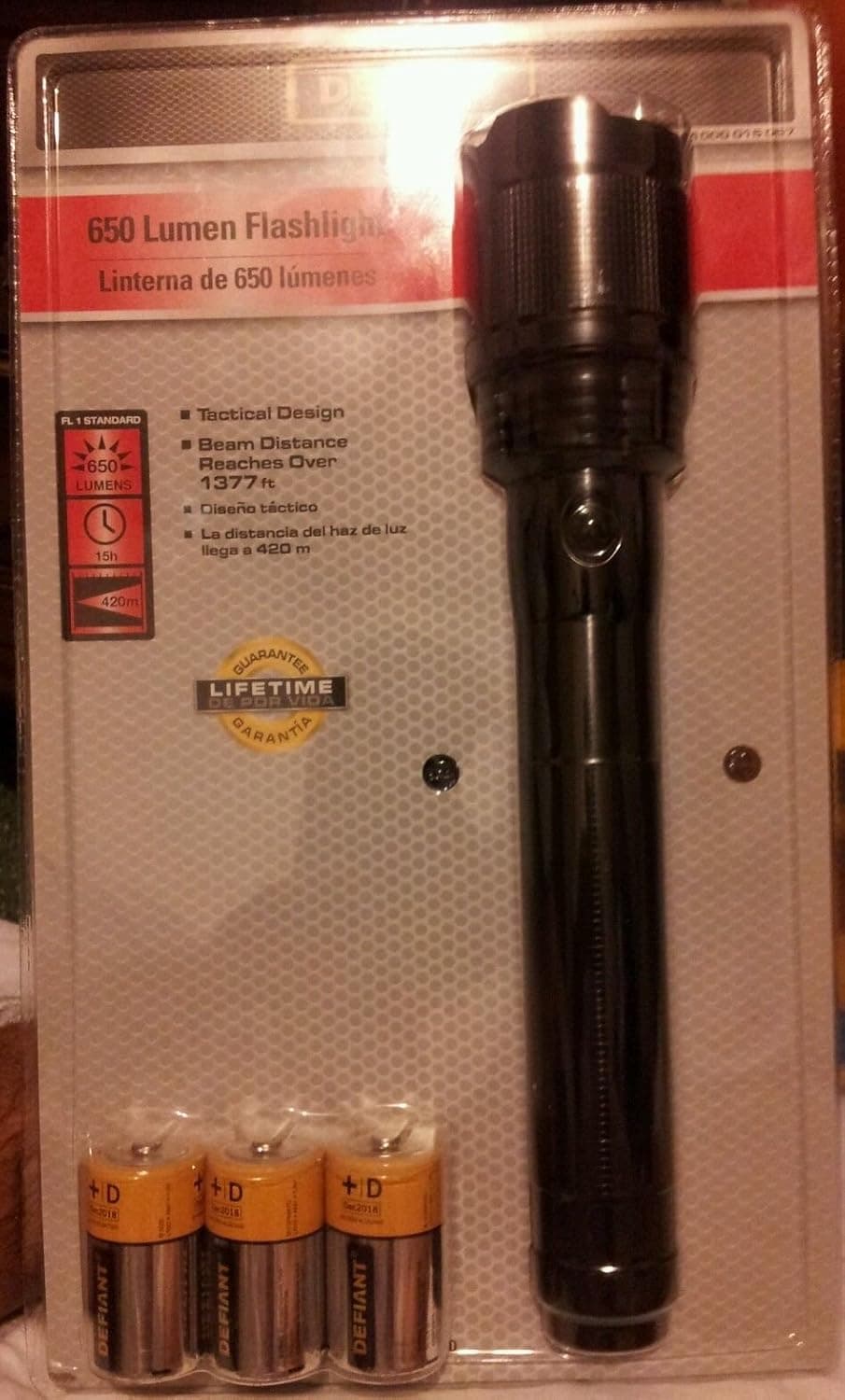 Defiant 650 Lumens LED Flashlight 3 D Cell Aluminum Construction 14 Hour Runtime 375 Meters Light Throw